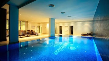 Indendørs pool