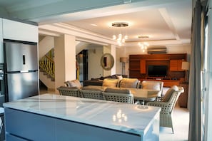 Villa Luxe, vue mer, côté jardin | Coin séjour