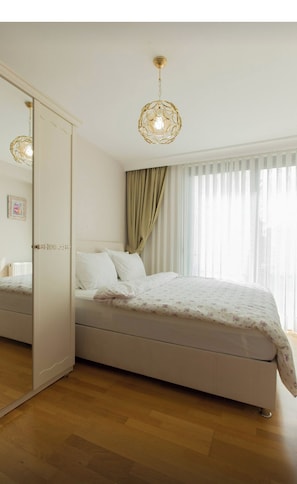 Appartement Économique | Draps en coton égyptien, literie de qualité supérieure, Wi-Fi gratuit