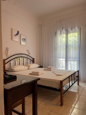 Free WiFi, bed sheets - Potokaki Beachfront Hotel (Samos)