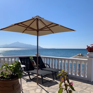 Sun deck - Potokaki Beachfront Hotel (Samos)
