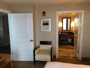 2 Schlafzimmer, Zimmersafe, Bügeleisen/Bügelbrett, WLAN