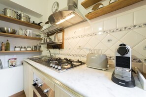 Fridge, oven, stovetop, dishwasher