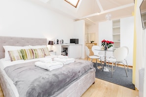 Apartamento | 3 quartos, Wi-Fi de cortesia, roupa de cama