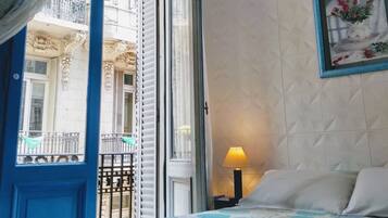 1 habitación, ropa de cama hipoalergénica y decoración personalizada