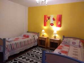 Comfort Room, 2 Single Beds | Hypo-allergenic bedding, individually decorated, individually furnished - Hostel Estoril 3 (Buenos Aires)