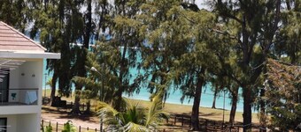 The euphoria of blue lakes, blue skies, sunshine and majestic mountains