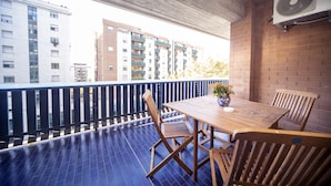 Family Room | Terrace/patio - IL BACIO Guest House (Perugia)