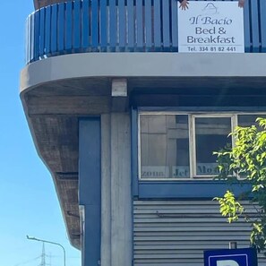 Façana frontal de l'allotjament