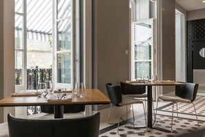 Daily continental breakfast for a fee -  Oporto Serviced Apartments - Cedofeita (Porto)
