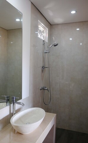 Chambre Économique, 1 lit double | Salle de bain