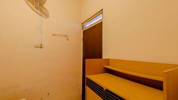 Single Room | Free WiFi, bed sheets