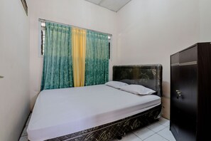 Double Room | Free WiFi, bed sheets - Omah Nggunung Cafe & Homestay (Wonosari)