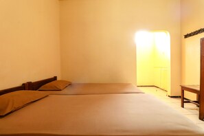 Economy Room | Desk, free WiFi, bed sheets