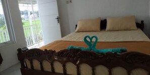 Schreibtisch, kostenloses WLAN, Bettwäsche