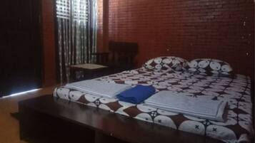 Standard Double Room | Bed sheets