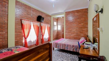 Deluxe Family Room | Free WiFi, bed sheets