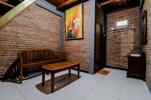 Living room - d'Hasinda Homestay (Borobudur)