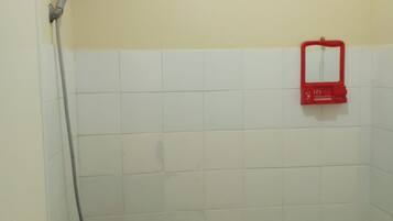 Shower, free toiletries, towels