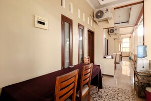 Interior - The Joglo Family Hotel (Mungkid)