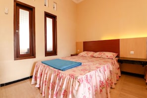 Standard Quadruple Room - The Joglo Family Hotel (Mungkid)