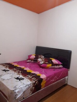 Standard Room | Bed sheets - Pondok Ningsih 1 Malino (Tinggimoncong)