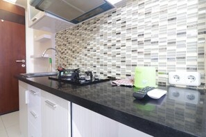 Refrigerador, tetera/pava eléctrica