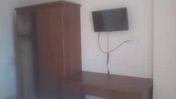 Desk, free WiFi