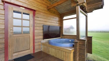 Cottage, 2 Bedrooms | Private spa tub