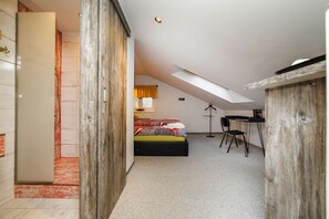 Deluxe Double Room | Memory foam beds, minibar, in-room safe, individually decorated - Pension Padre (Ostrava)