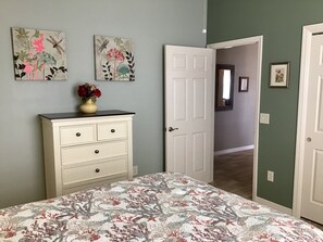 2 chambres, fer et planche à repasser, Wi-Fi, draps fournis