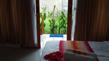 Premium bedding, free WiFi