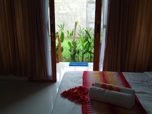 Premium bedding, free WiFi
