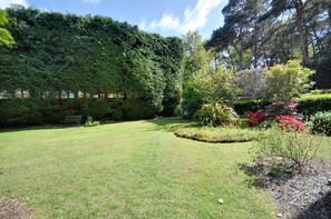 Cottage | Property grounds