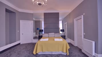 Cottage | 3 bedrooms, individually decorated, individually furnished