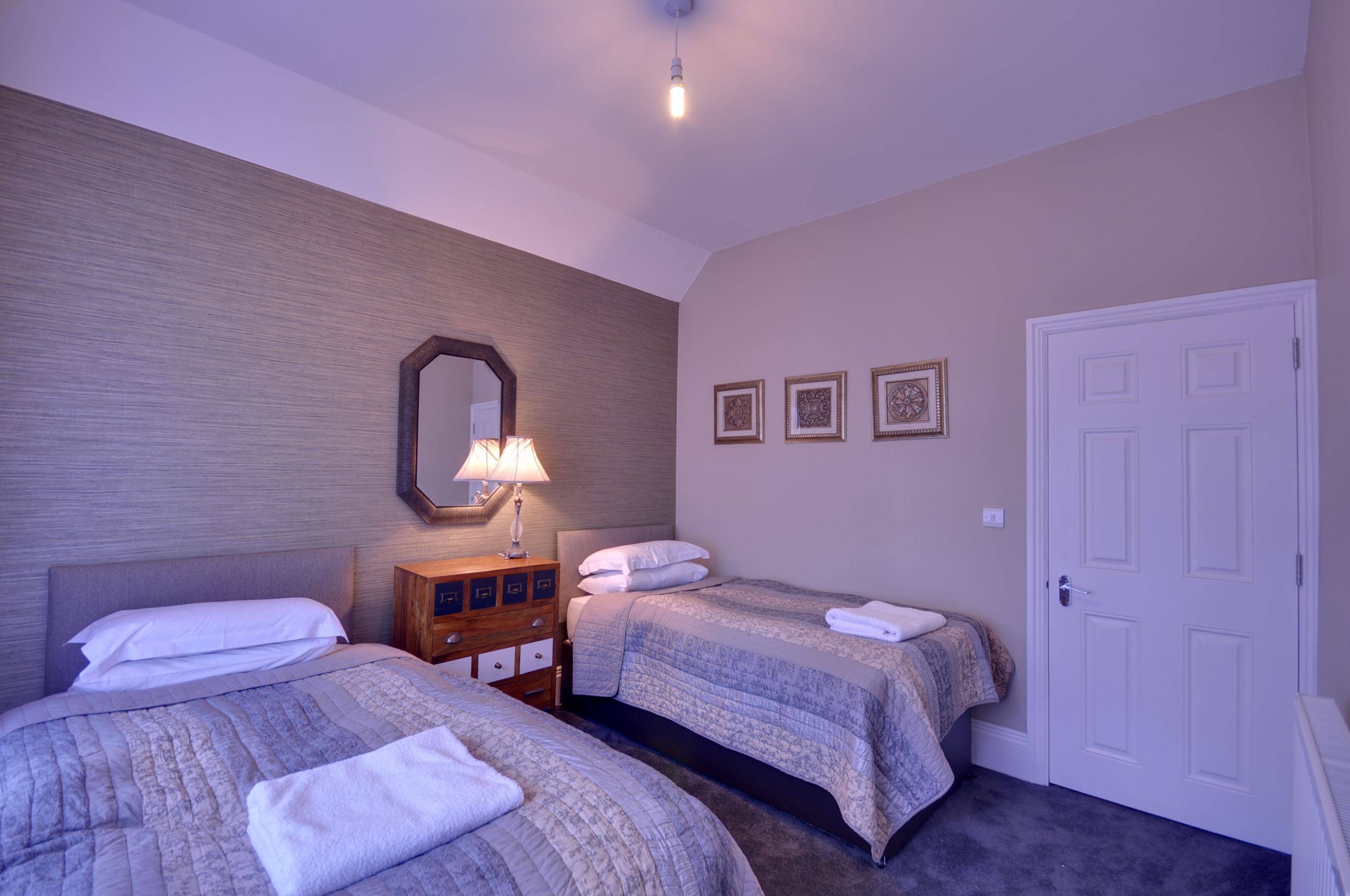 Cottage | 3 bedrooms, individually decorated, individually furnished