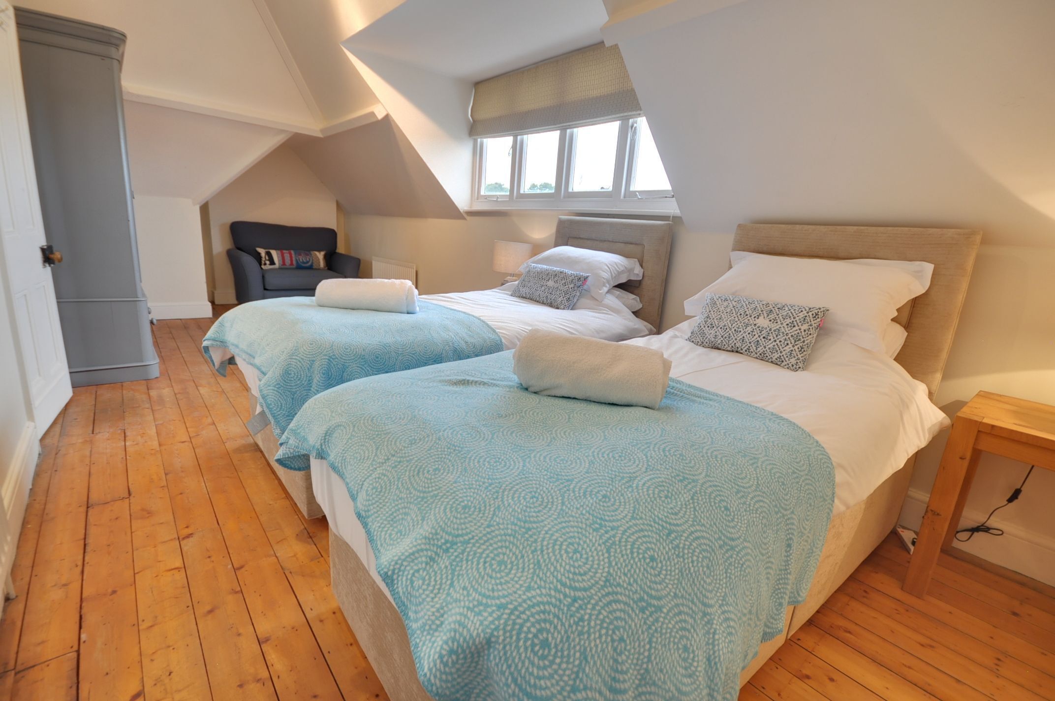 3 間臥室、獨特裝潢、布置獨特、熨斗/熨衣板