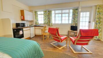 Cottage | 1 bedroom, iron/ironing board, bed sheets