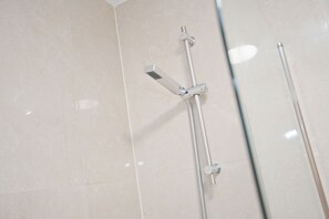 Cottage | Bathroom