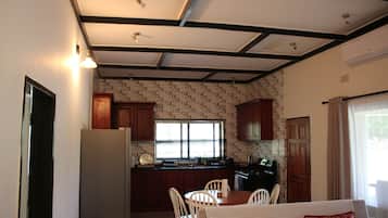 Family Apartment, 2 Bedrooms | In-room dining