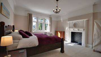Cottage | 2 bedrooms, iron/ironing board, cots/infant beds, bed sheets