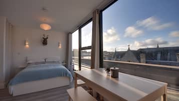 Cottage | 1 bedroom, iron/ironing board, cribs/infant beds, bed sheets