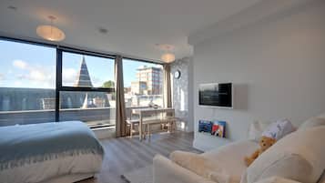 Cottage | 1 bedroom, iron/ironing board, cribs/infant beds, bed sheets