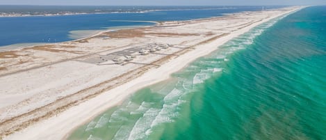 Plage, chaises longues