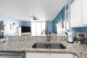 Interior - 2nd Floor OceanFront,Free Beach Chairs & Unbrella Service HeatedPool ArcadeGame (Navarre)