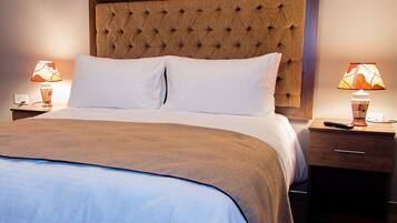 Double Room | In-room safe, iron/ironing board, free WiFi, bed sheets