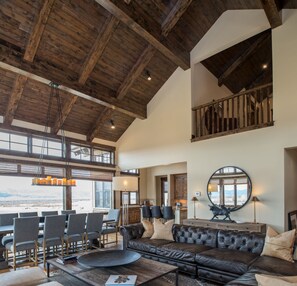 Smart TV, fireplace, books, stereo