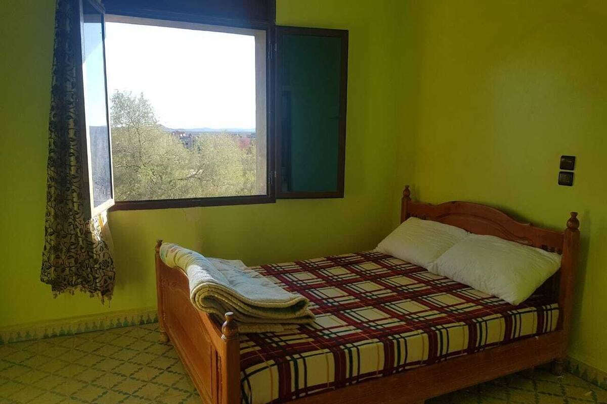 Habitación con 1 cama matrimonial o 2 individuales | Wifi gratis y ropa de cama