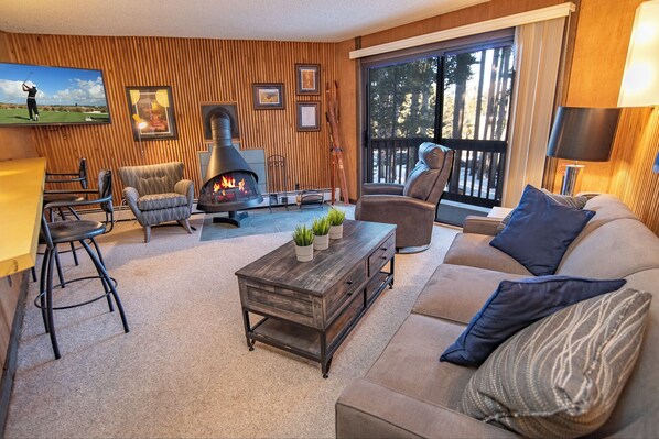 TV, fireplace - Peak 8 Village Getaway Condo: On Shuttle Route (Breckenridge)