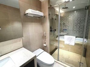 Business Single Room | Bilik Mandi | Tab mandi dan pancuran berasingan, kelengkapan dandanan diri percuma 